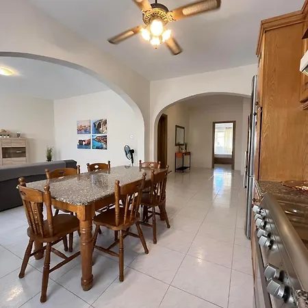 Nr41 Holiday Apartment - Close To Village Centre, Promenade, Shops & Restaurants Marsaxlokk Exterior foto