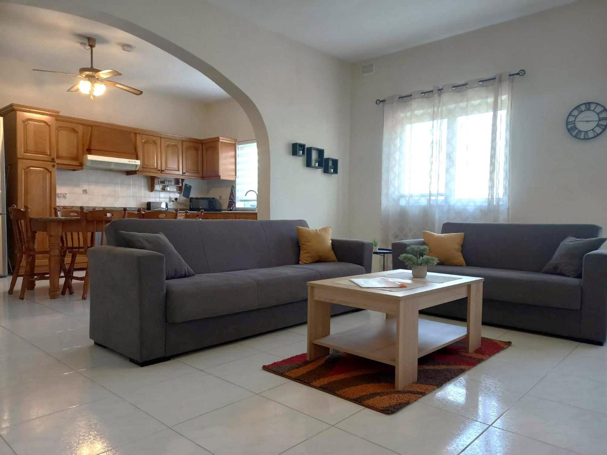 Apartment Nr41 - Close To Village Centre, Promenade, Shops & Restaurants