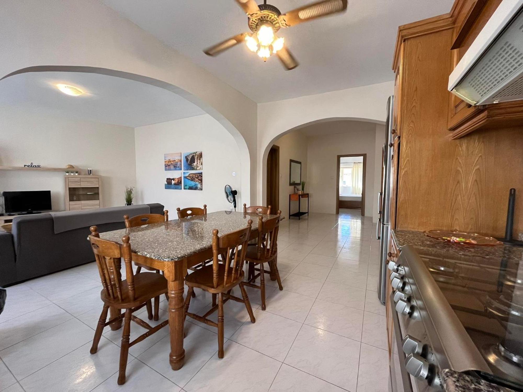 Nr41 - Close To Village Centre, Promenade, Shops & Restaurants Appartement