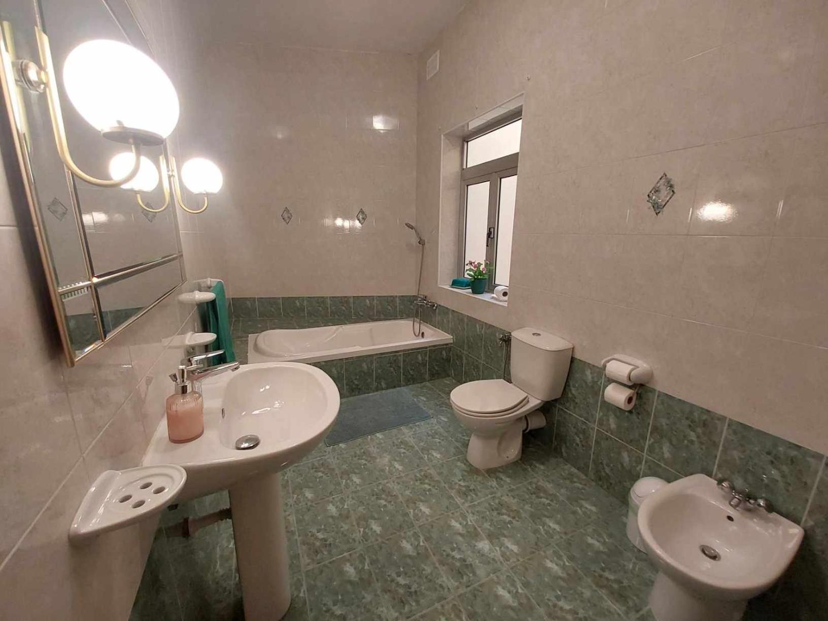 Apartment Nr41 - Close To Village Centre, Promenade, Shops & Restaurants *