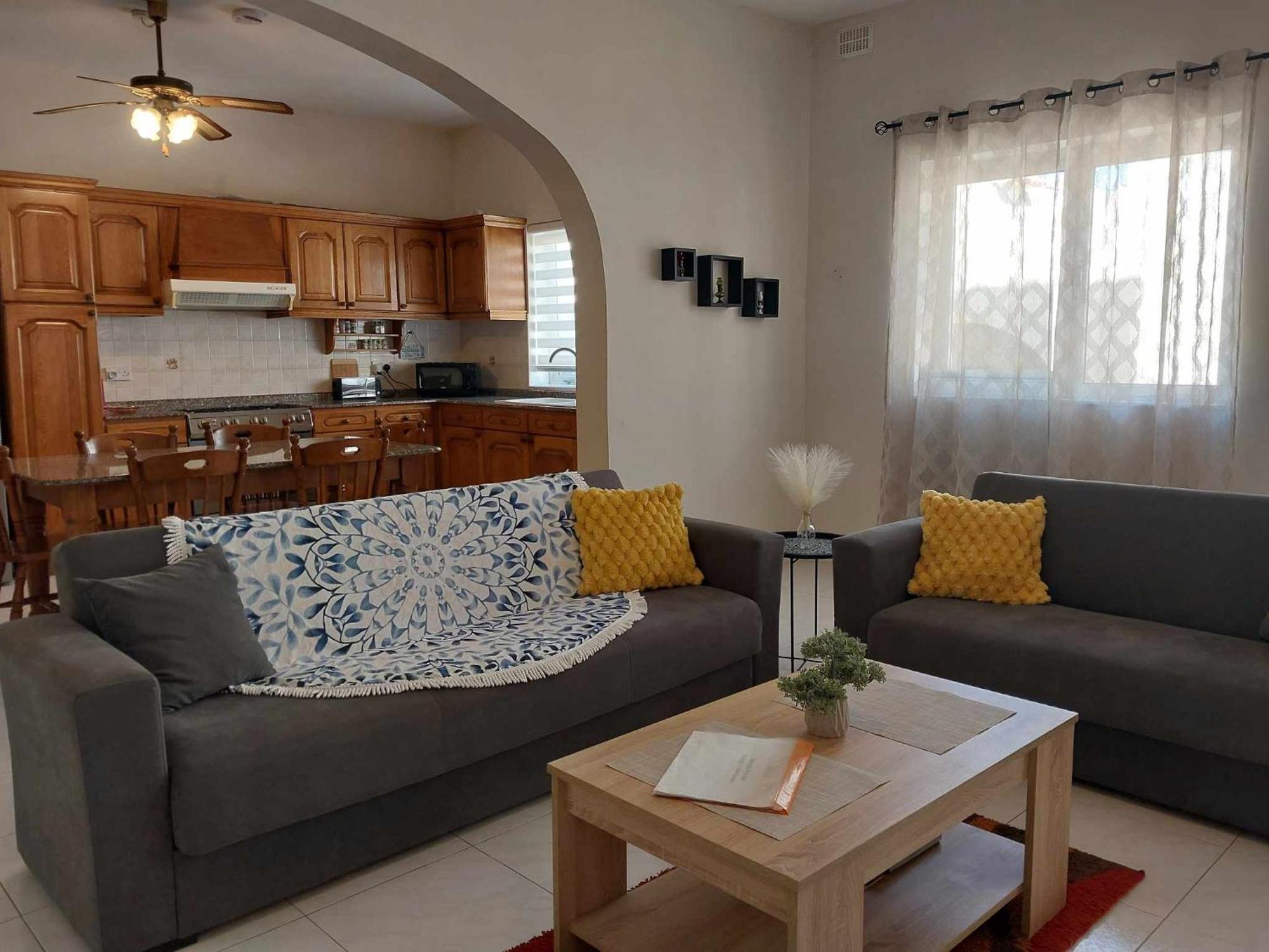 Nr41 - Close To Village Centre, Promenade, Shops & Restaurants Apartment
