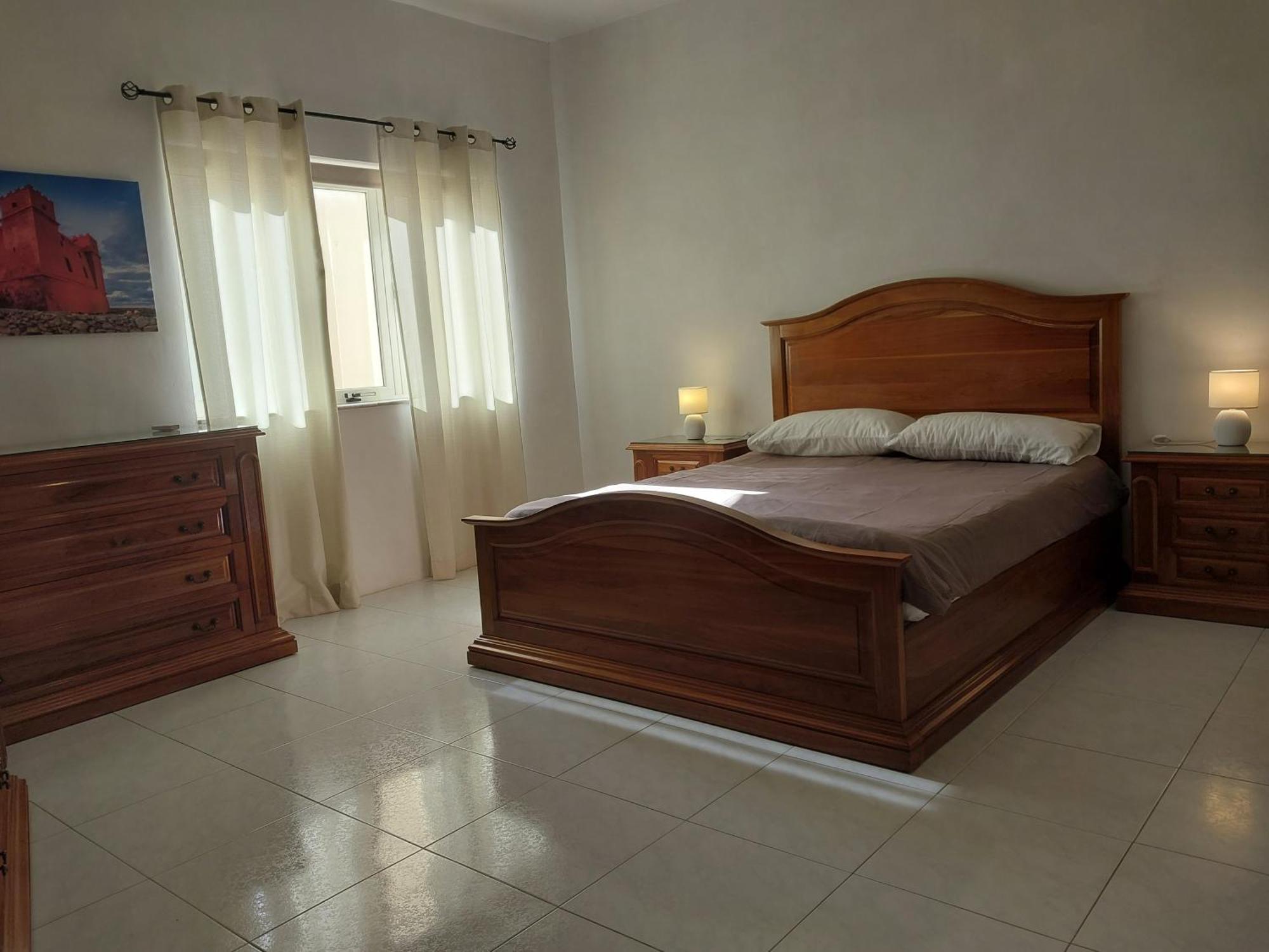 Nr41 - Close To Village Centre, Promenade, Shops & Restaurants